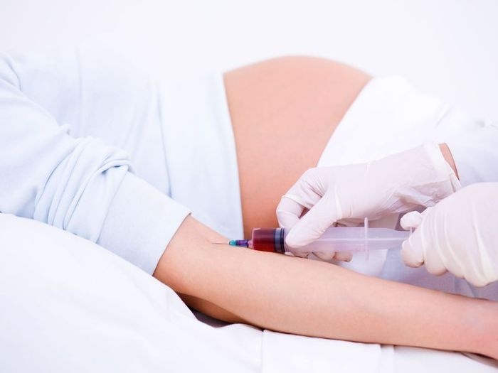 Взятие крови у беременной женщины