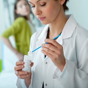 Самые эффективные средства от молочницы у женщины: обзор лекарств от молочницы