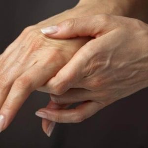 Почему болят пальцы рук