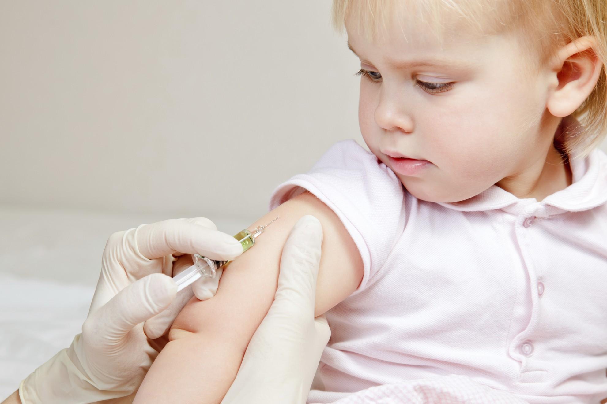 Поставить прививку ребенку екатеринбург. Вакцина БЦЖ. Вакцинация детей от гриппа. Ветряная оспа вакцинация. Прививки ветрянки прививка.