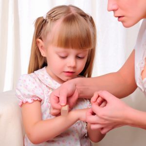 Как вылечить рану на пальце ребенка